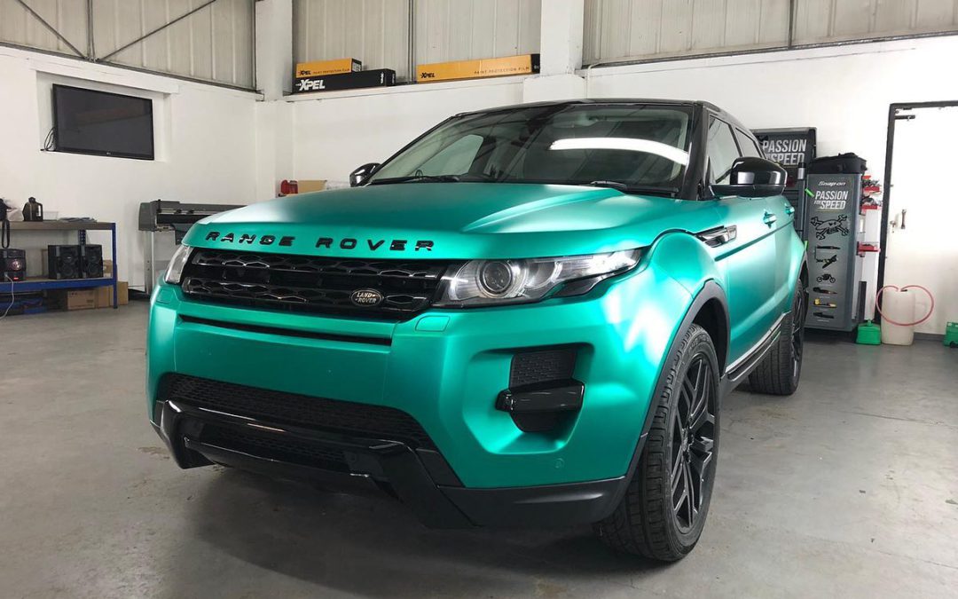 Range Rover Evoque in Satin Emerald Green